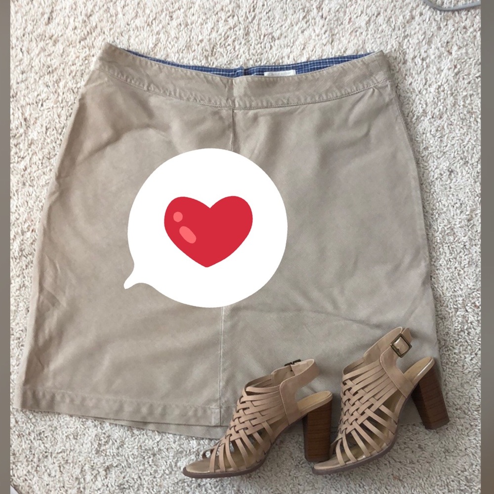 L@@k --> Corduroy TAN knee-length skirt